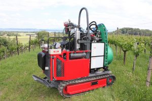 Tracteur Vitiplus Loeffel 95-3 avec sulfatage Fischer et turbine 500 + réservoir 120 litres